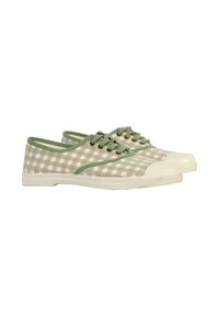 Baskets légères avec un motif vichy vert et blanc, dotées d'un capuchon en caoutchouc blanc à l'avant et de lacets verts, sur une tige en textile douce.