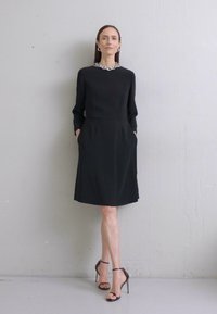 ASPESI Φόρεμα σε ίσια γραμμή - nero / black