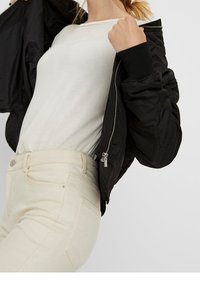Vero Moda Bomberjacka - black