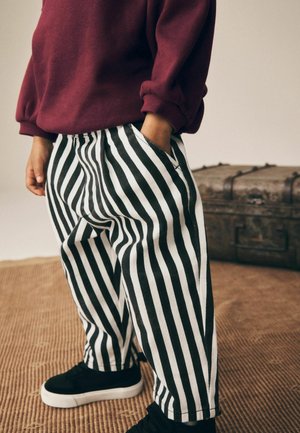 Next, REGULAR FIT - PULL ON BARREL TROUSERS - Stoffhose - black white stripe