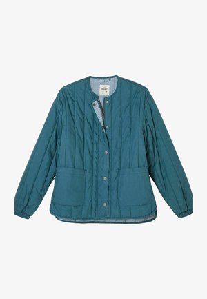 Türkisfarbene, gesteppte Jacke mit Druckknöpfen, zwei Fronttaschen, elastischen Bündchen und einem karierten Innenfutter. Das Material wirkt leicht und glatt.