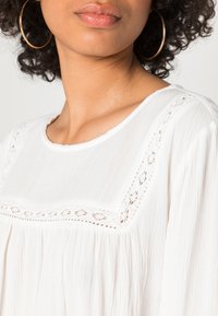 ONLY ONLSIA ALBA BLOUSE - Blusa - cloud dancer