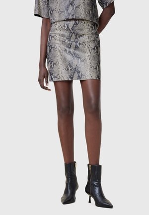 RENAI  - Leather skirt - white