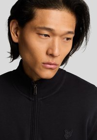 Lyle & Scott MID LAYERS SUPERFINE QUARTER ZIP - Felpa - z jet black