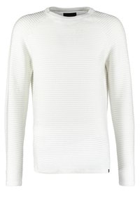 Maglione bianco a maniche lunghe con texture a costine e scollo a girocollo. Presenta una finitura liscia e un design minimalista senza pattern.