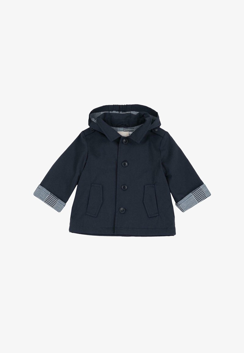 Veste pour enfants bleu marine avec capuche, dotée de grands boutons sur le devant, de deux poches plaquées et d'une doublure et des poignets à carreaux.