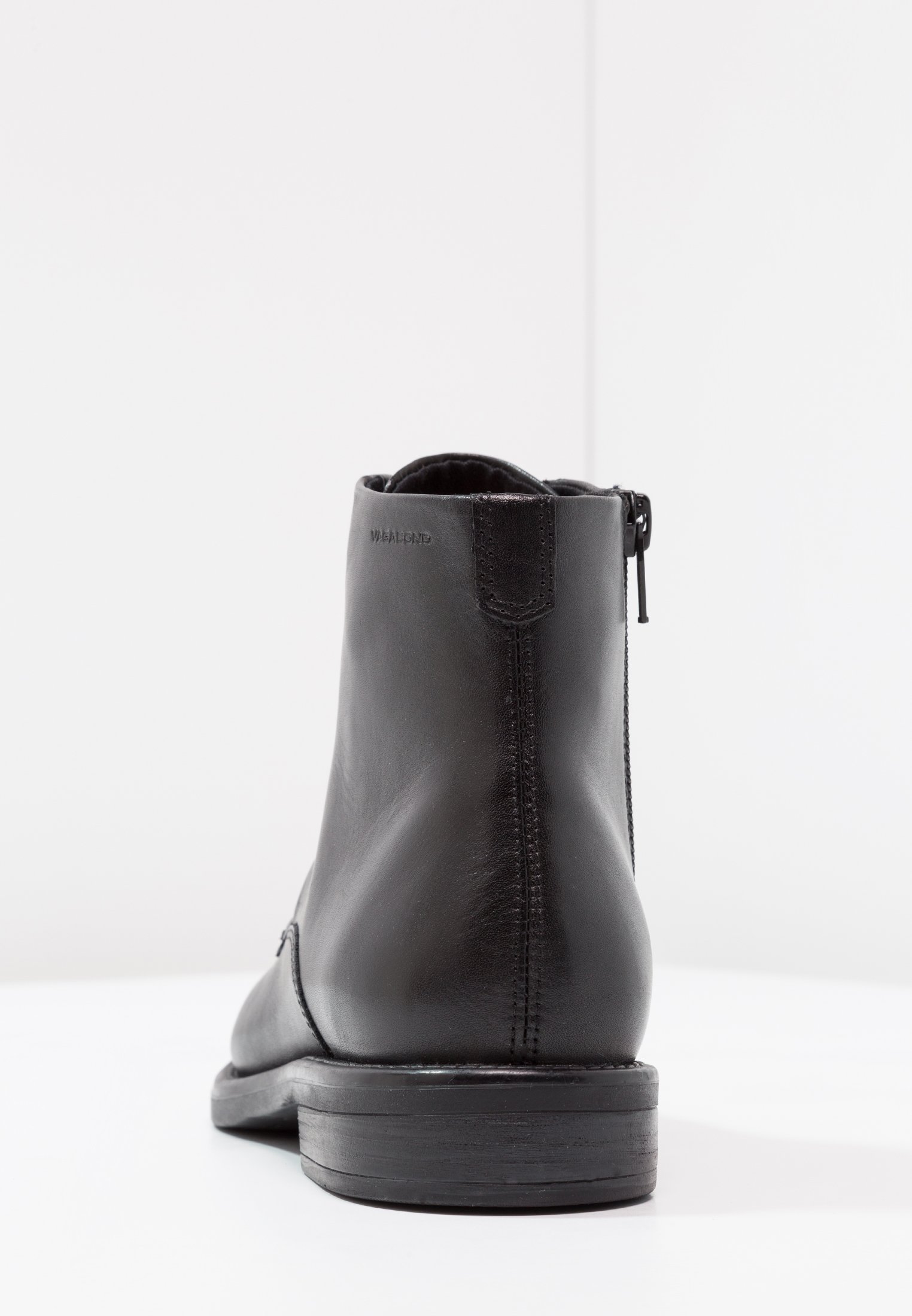 zalando vagabond amina