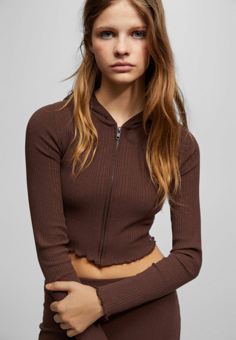 PULL&BEAR Vest brown/bruin Zalando.nl