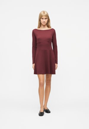 BOATNECK MINI - Denní šaty - tuscan red