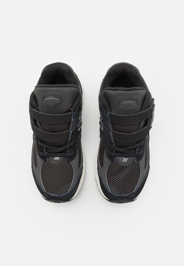 2002 – Laufschuh Straße