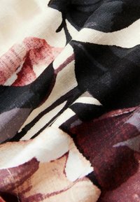 Next REGULAR FIT - LINEN BLEND BUTTON THROUGH  - Nattøj sæt - ecru floral