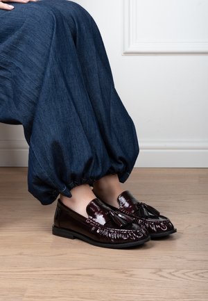 Posh by Poelman, POSH BY POELMAN RHODE DAMES LOAFERS. - Chaussons - red