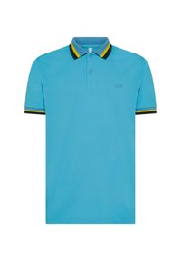 Polo shirt azzurro chiaro realizzato in cotone, con una chiusura a due bottoni, colletto a costine e accenti gialli e neri sulle maniche.