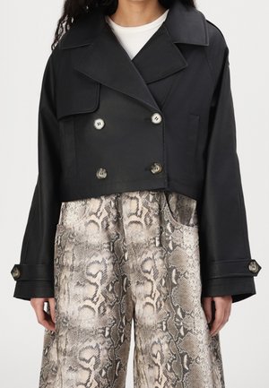 Kurtka ze skóry ekologicznej