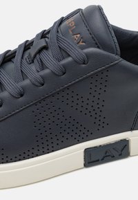 Replay POLYS STUDIO - Sneakers basse - navy/brown