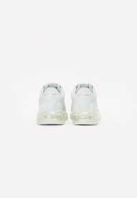 Thumbnail Image 3