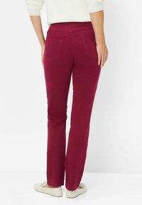 BRAX STYLE PAMINA - Broek - very berry