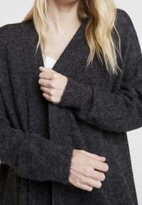 mbyM Kofta - mottled black