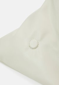 Calvin Klein BROOK CLUTCH - Delninukė - dk ecru