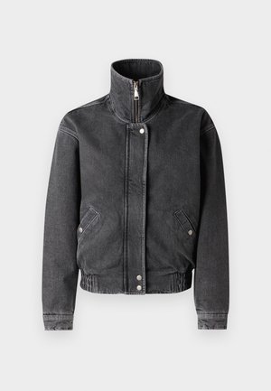 Veste en denim gris foncé avec un col montant, fermeture éclair frontale, fermeture à bouton-pression et deux poches latérales. L'ourlet et les poignets élastiques assurent un look ajusté.