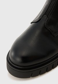 Marco Tozzi Bottines compensées - black comb