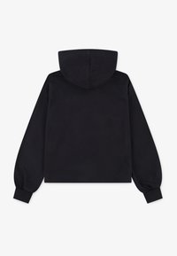 Un sweat à capuche noir court avec une capuche, des manches longues bouffantes et des poignets côtelés. Tissu lisse avec un design simple et sans embellissement.