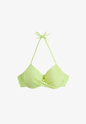 Top de bikini din dantelă verde deschis, cu legătură la gât și cupe căptușite, cu modele florale subtile și un detaliu răsucit în fața, în centru.