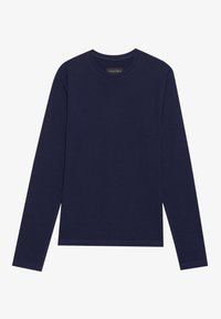 Marineblå langermet t-skjorte laget av glatt, lett stoff; har rund hals og ferdigstilte kanter. Ingen mønstre eller detaljer.