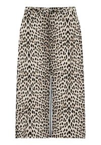 Fustă din denim cu imprimeu de leopard, cu o fenta în față, având culorile negru și bej, o formă ajustată și un talie standard cu buton metalic.