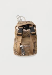 Kijelölve, beige brown