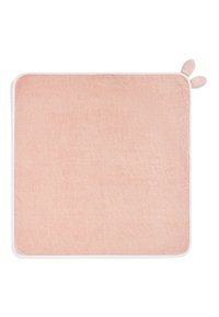 Tappeto da bagno rosa chiaro con una texture soffice, bordato da una rifinitura bianca, con due piccole orecchie in un angolo per un dettaglio giocoso.