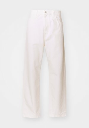 Białe bawełniane spodnie typu wide-leg z zapięciem na guzik, z paskami na pasek i dwoma przednimi kieszeniami. Gładka tekstura, klasyczny krój i prosty fason.