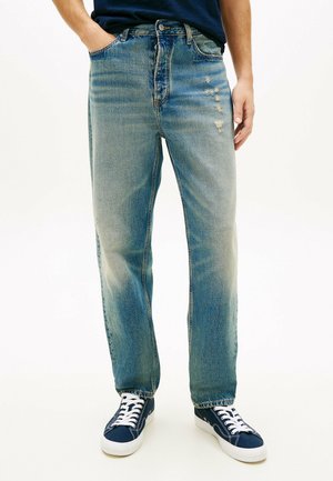 Tommy Jeans, SONNY DISTRESSED REGULAR TAPERED LEG JEANS - Vaqueros rectos - denim medium