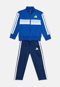 Επιλέχθηκε, team royal blue/white