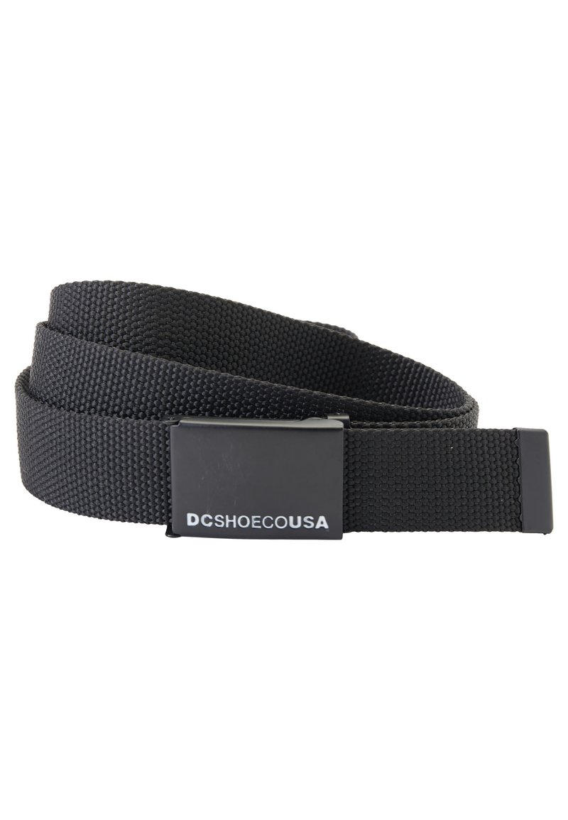 Ceinture en tissu noir avec un tissage texturé, équipée d'une boucle en métal arborant le logo de la marque "DCSHOECOUSA" en blanc.