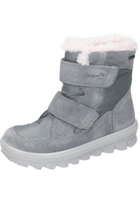 Szare zimowe buty z połączeniem zamszu i błyszczącego materiału, z rzepami, miękkim różowym futerkiem i fakturowaną białą podeszwą.