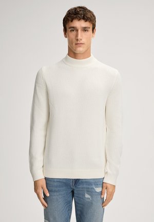 - Sweter