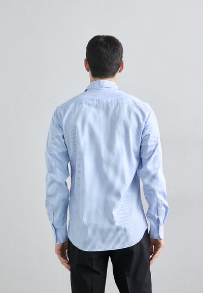 sandro STRIPES SHIRT - Button down-skjorte - ciel