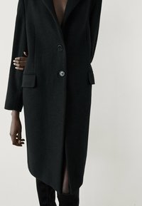 Massimo Dutti Klassinen takki - black
