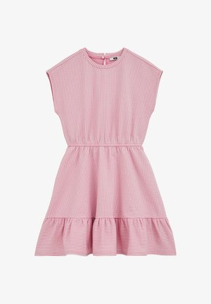 Robe à manches courtes rayée verticalement rose et blanche, avec une taille froncée et un ourlet à volants, dotée d'une fermeture à boutons au niveau de l'encolure arrière.