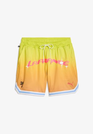 Mesh-Sportshorts mit Gelb-zu-Orange-Verlauf, weißem und blauem Besatz, weißem Kordelzug, "LA FRANCE" Text in Pink und kleinen schwarzen sowie pinken Logos.