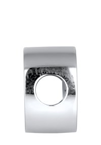Rektangulær sølvmetal ring med et stort cirkulært hul i midten, glat og poleret overflade.
