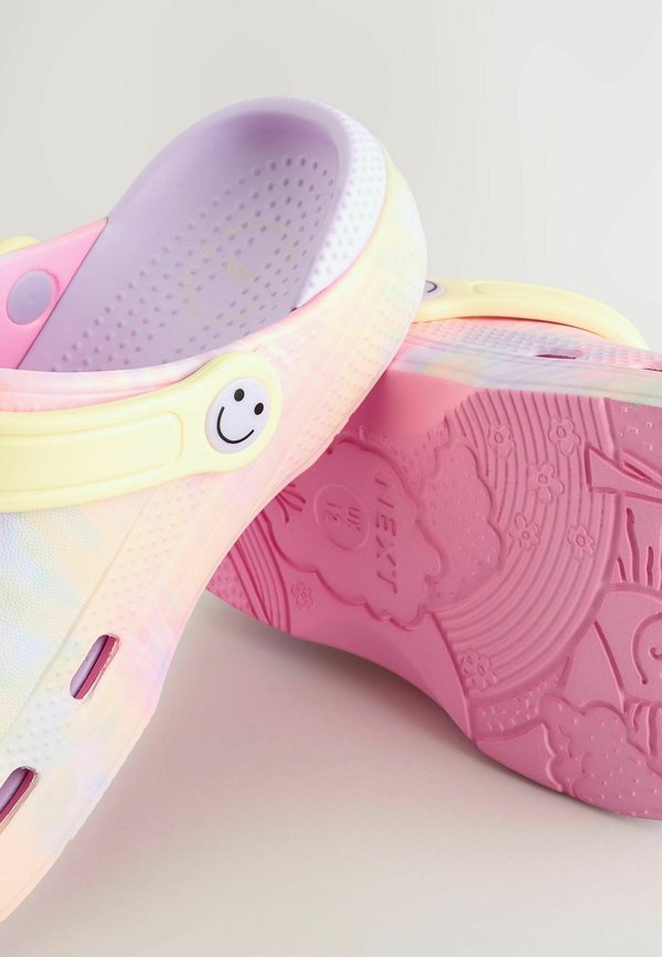 REGULAR FIT – COMFORT  – Badesandale – rainbow tie dye