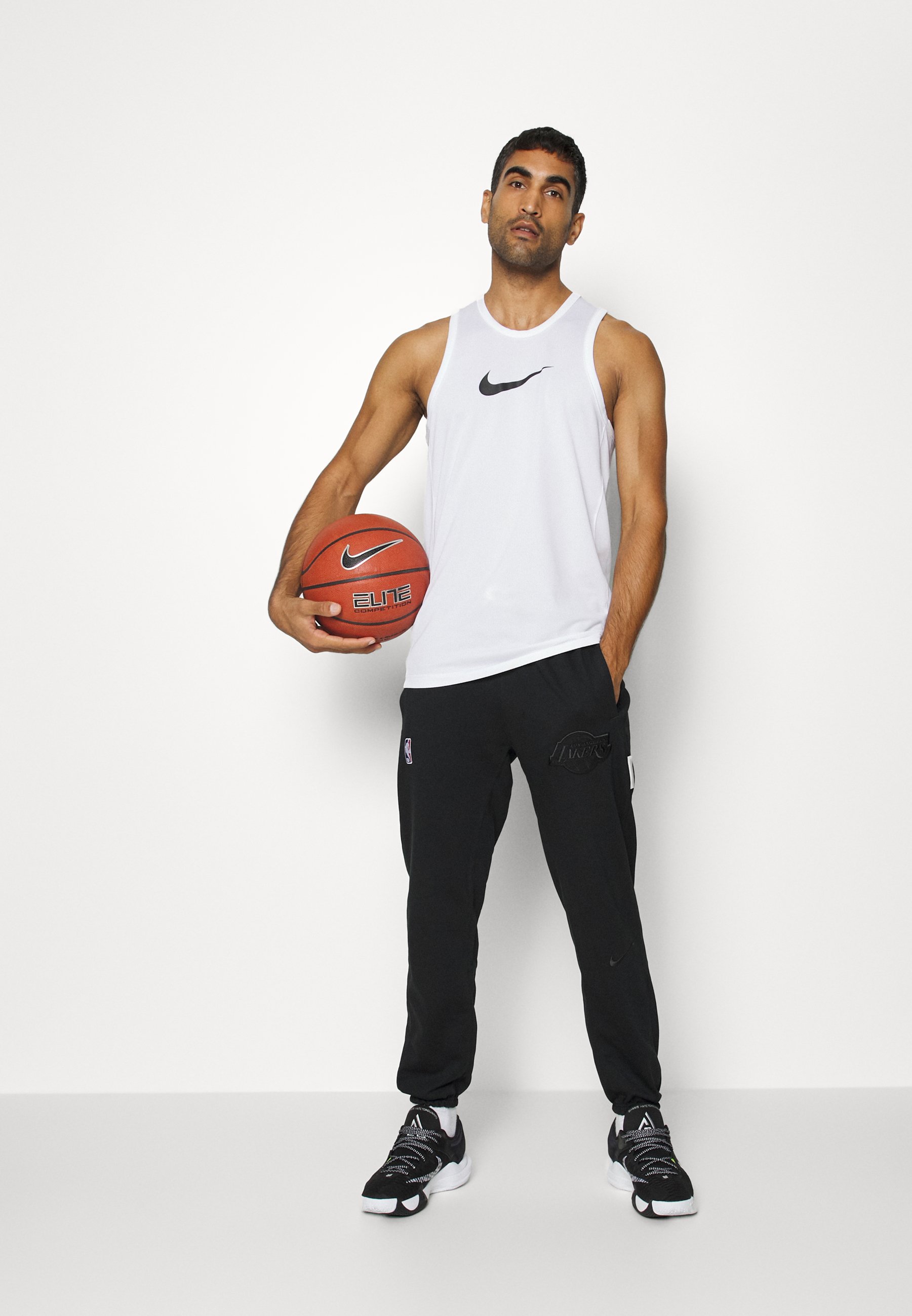 Nike Performance NBA LOS ANGELES LAKERS SHOWTIME STANDART ISSUE PANT - Club  wear - black/pale ivory/black - Zalando.co.uk
