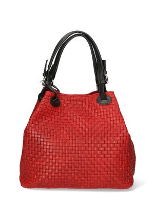 Borsa a mano intrecciata rossa con doppio manico nero e dettagli a fibbia su sfondo bianco.