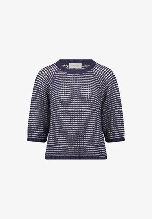 Marineblå strikket sweater med et stribet mønster i hvid. Har rund halsudskæring og trekvartlange ærmer. Blødt, tekstureret stof.