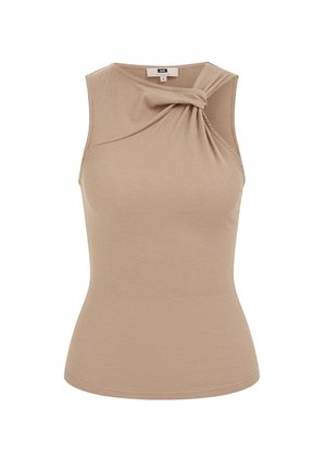 Hihatugebeežikas beežis soonikuga top, millel on vasakul õlal keeratud sõlm ja liibuv vöökoht.