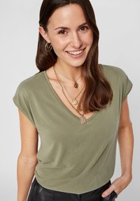 Pieces T-shirt básica - deep lichen green