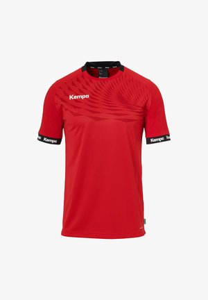 Rotes Sportshirt mit kurzen Ärmeln. Verfügt über ein geometrisches Muster in verschiedenen Rottönen, schwarzen Akzenten und einem Logo auf der Vorder- und Rückseite.