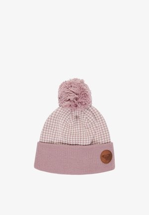 Jasnoróżowa dzianinowa czapka z mankietem, pomponem na szczycie i małą okrągłą skórzaną naszywką z logo w kształcie serca.